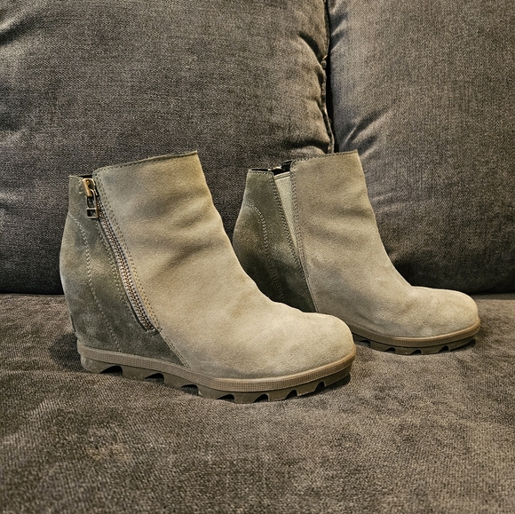 Sorel Women's Joan of Arctic Wedge II Zip. Sage Size 7 - Picture 2 of 7